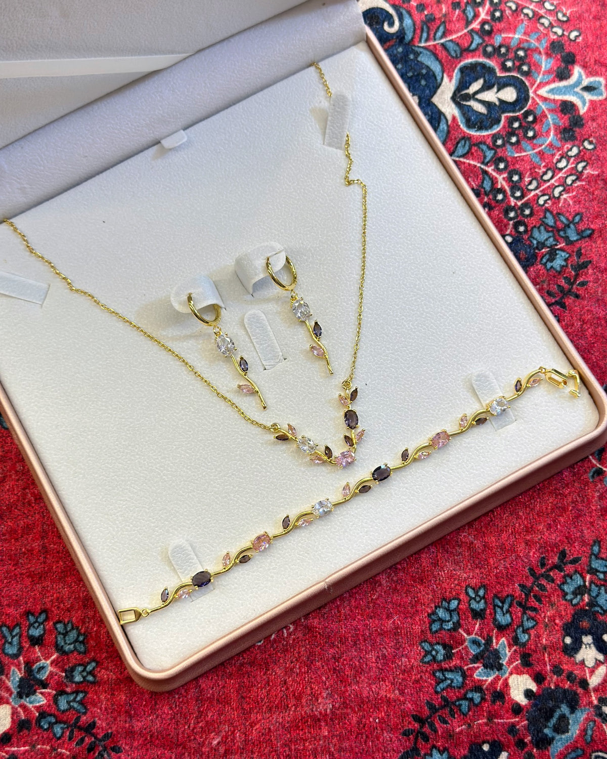 Parure Wing 3 Piece